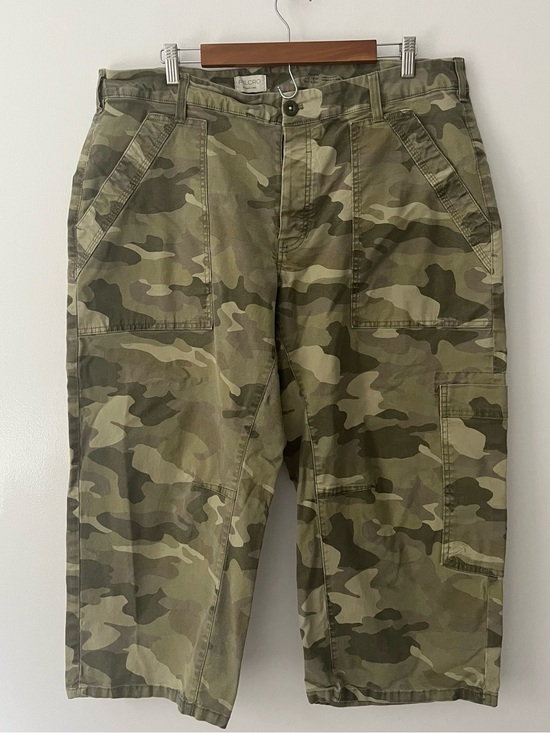 Pilcro Pants - Pilcro Anthropologie Millie Low Slung Barrel Crop Cargo Pants Green Camo 18W